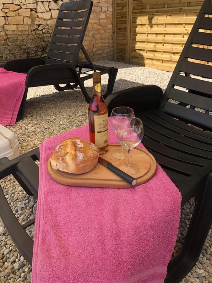 The Charming Private Farmhouse At La Grenouillere Puyreaux Bagian luar foto